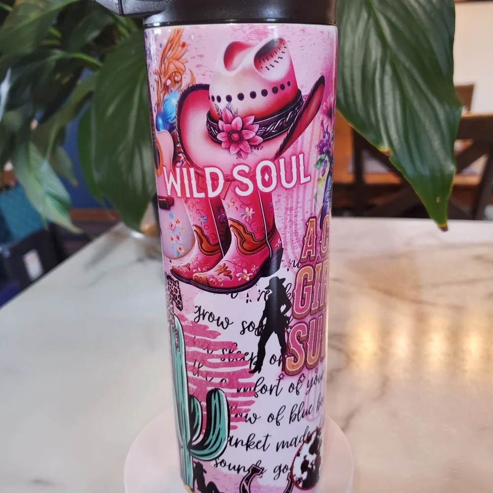 A COUNTRY GIRL CAN SURVIVE 20oz Tumbler with duo lids 🎉sale